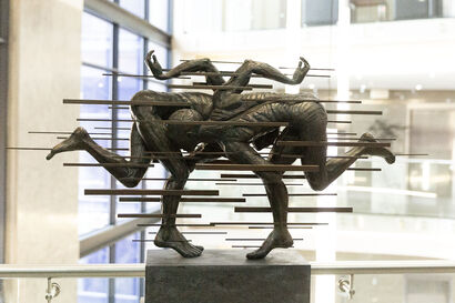 RUN FROM YOURSELF - a Sculpture & Installation Artowrk by Anton Smit